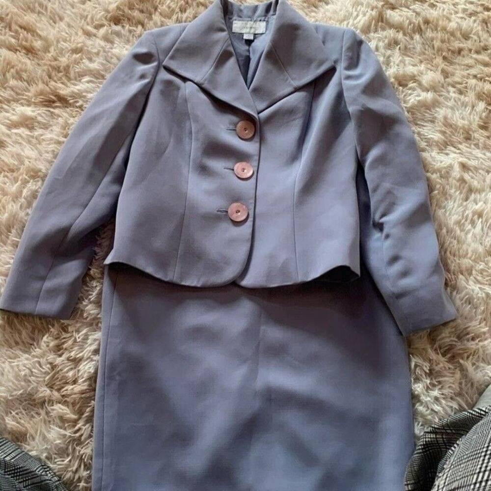 Two piece women's jacket and skirt.‎ Good shape JH Collectibles.